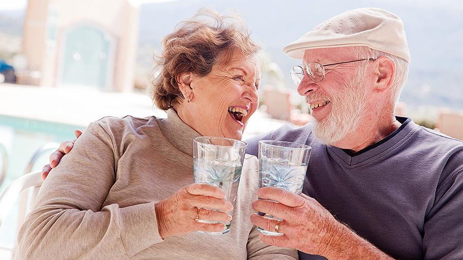 Ученые рассказали о пользе алкоголя для пожилых людей с болезнями сердца