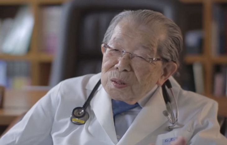Врач, сделавший Японию страной долгожителей, скончался в возрасте 105 лет