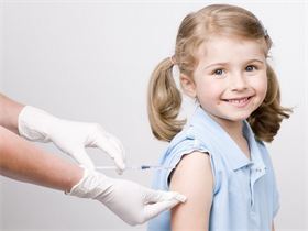 ВЦИОМ: 83% россиян выступают за вакцинацию детей