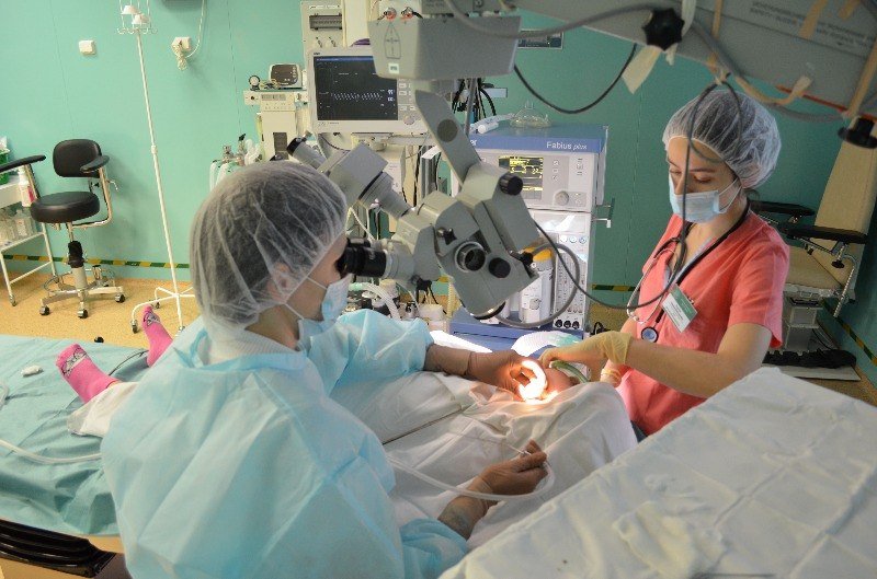 В Петербурге четырем детям установили стволомозговые имплантаты [1]