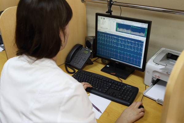 Телемедицина в действии: 1000 кардиограмм в сутки обрабатывают медики Челябинской области [1]