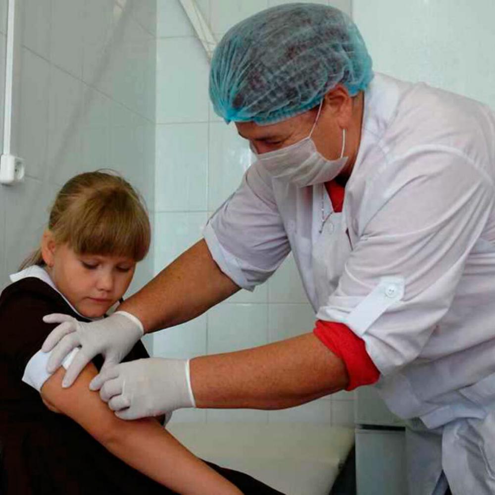 В Великобритании не прошедшим вакцинацию детям запретят ходить школу